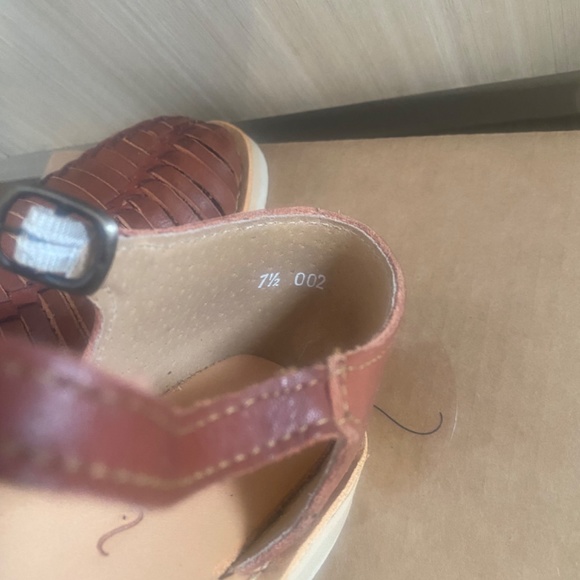 Leather Mary Jane style buckle shoe - Picture 3 of 7